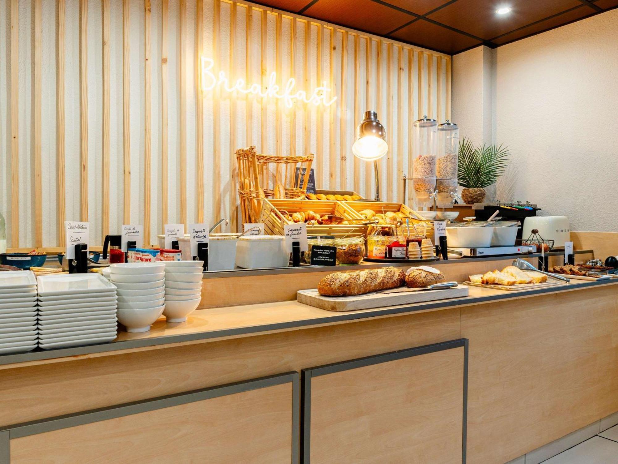 Hotel Ibis Cognac Centre Bagian luar foto