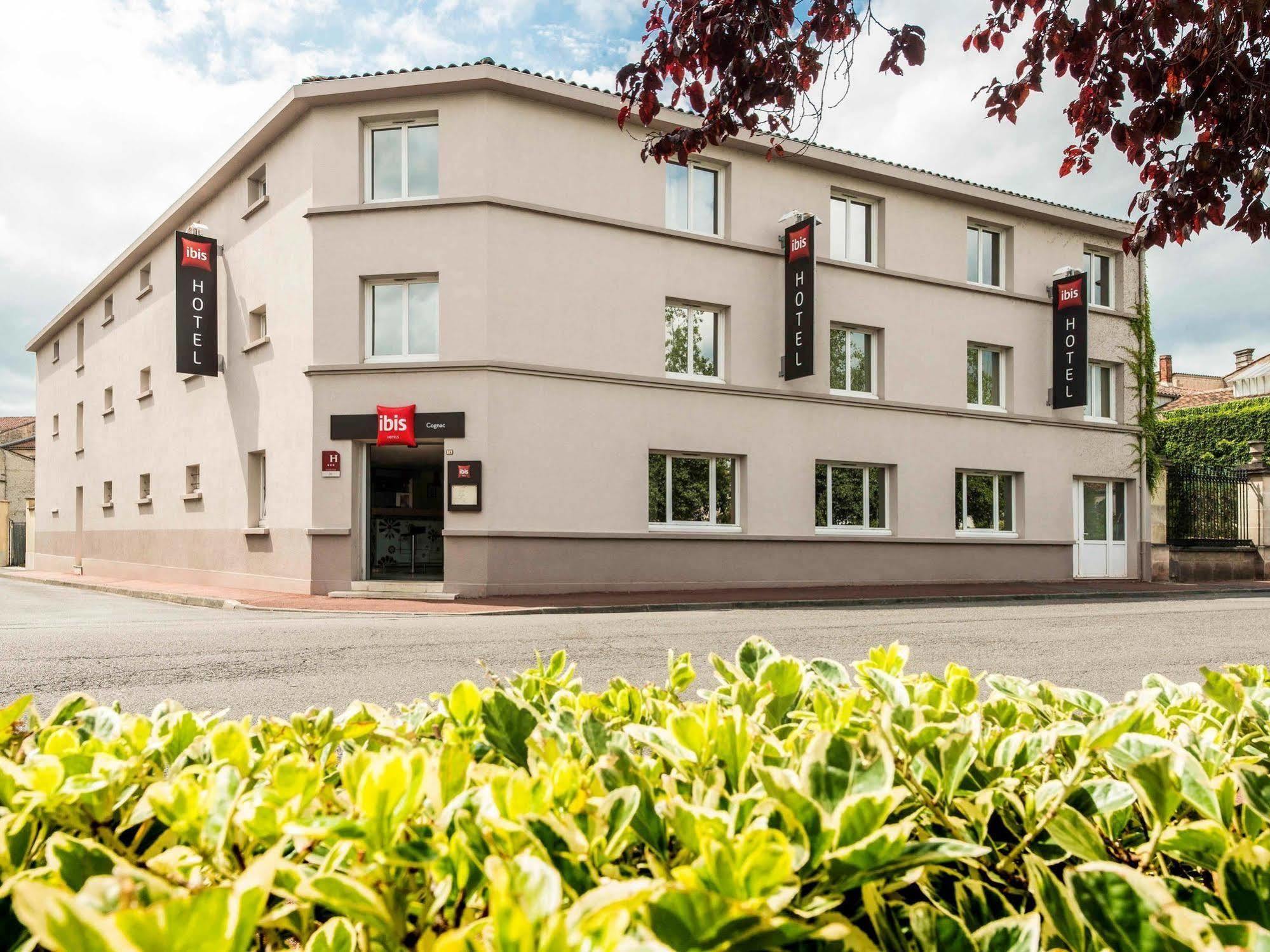 Hotel Ibis Cognac Centre Bagian luar foto