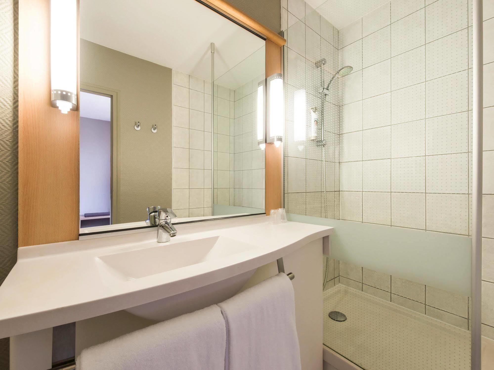 Hotel Ibis Cognac Centre Bagian luar foto