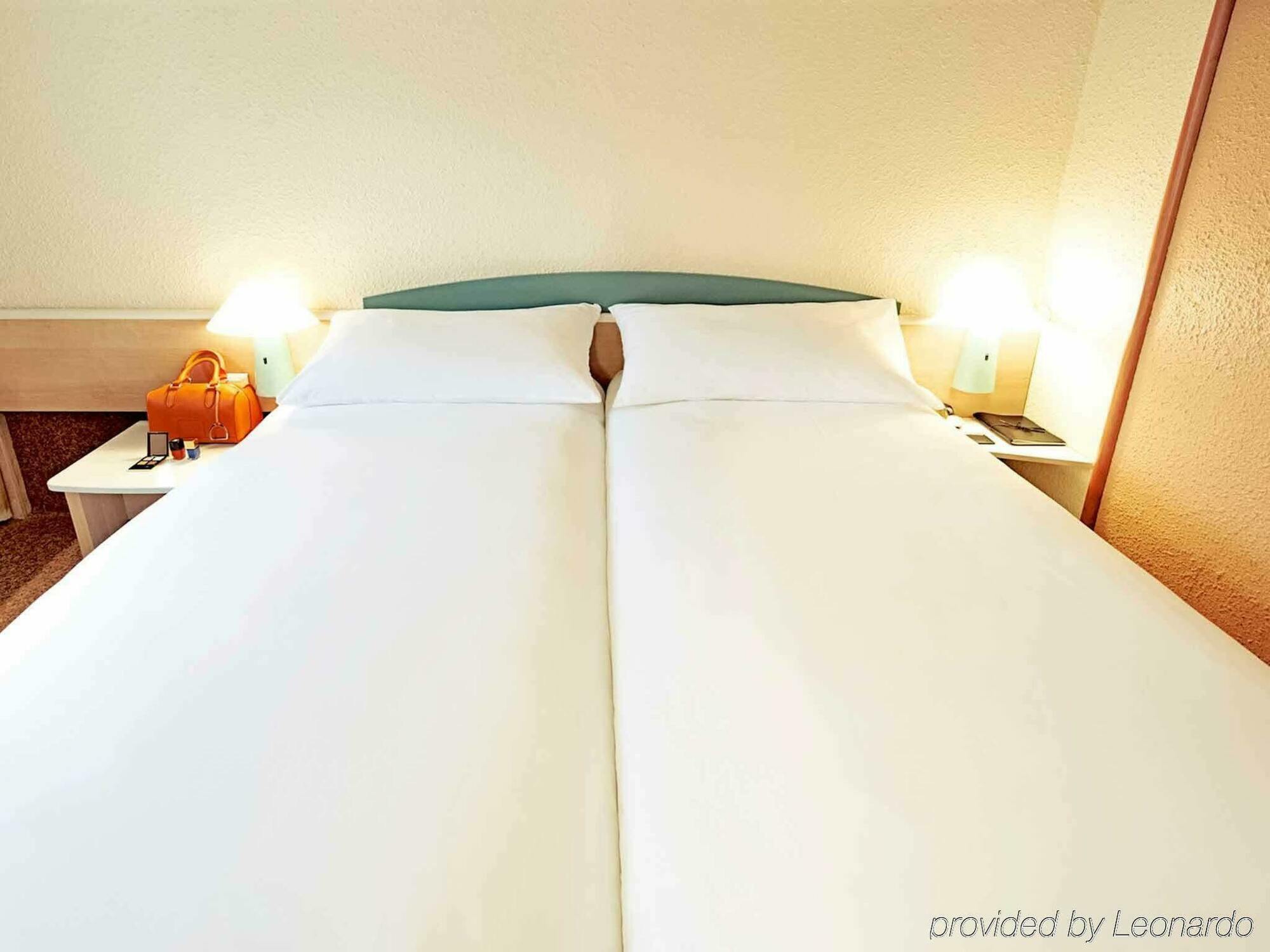 Hotel Ibis Cognac Centre Bagian luar foto
